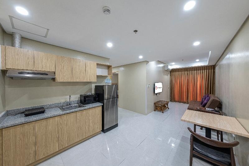Люкс с 2 комнатами с балконом Cebu Family Suites powered by Cocotel