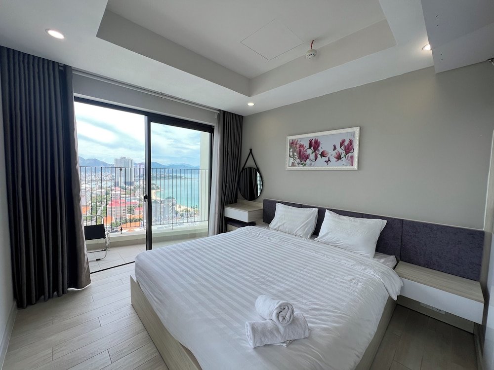 Апартаменты с 2 комнатами с балконом Apartment THIÊN KIM 10