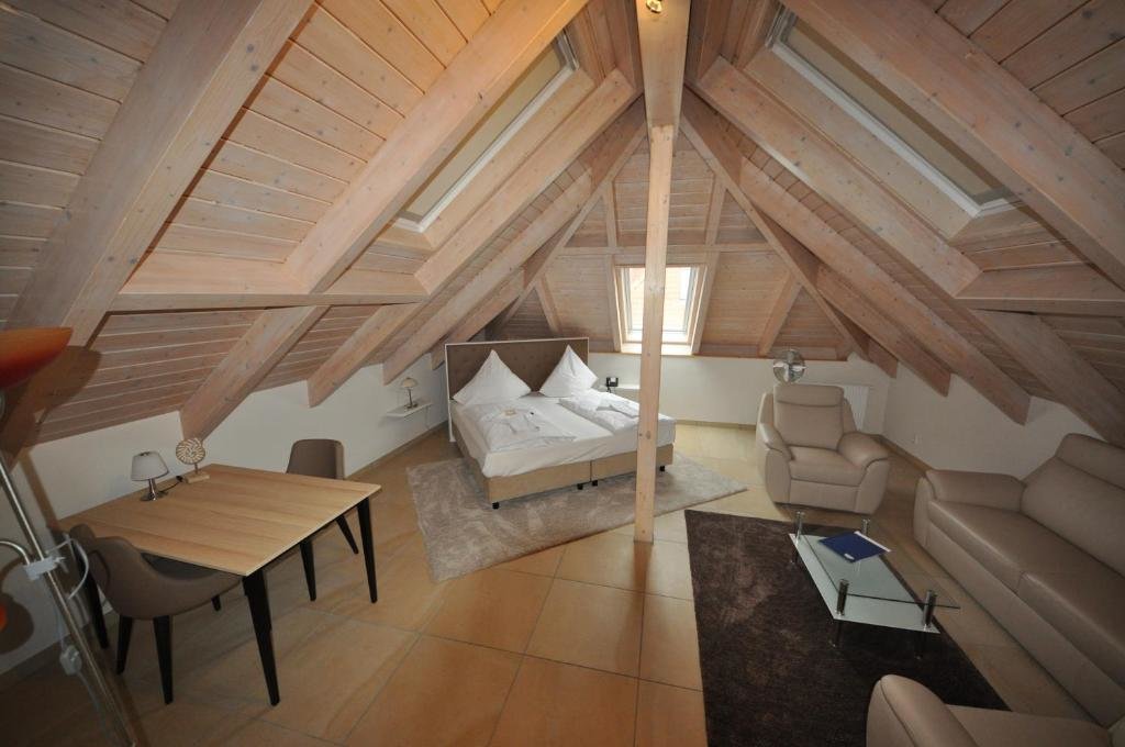 Standard Zimmer Dachboden Avalon Ferienwohnungen Bellevue