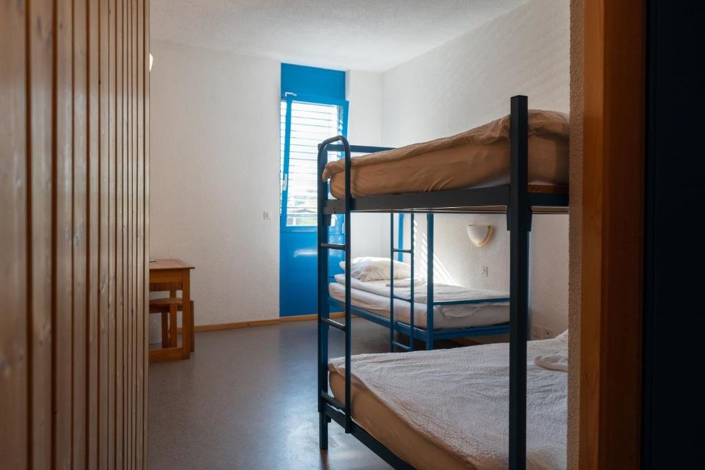 Cama en dormitorio compartido Mont-Fort Swiss Lodge