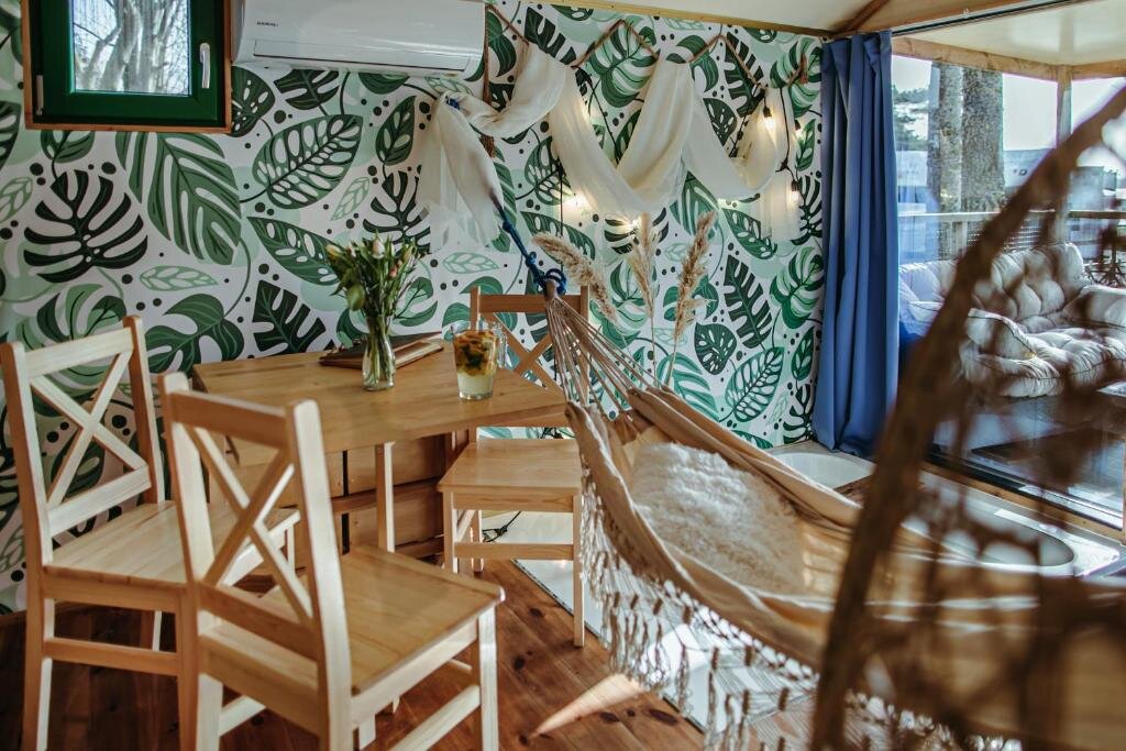 1 Bedroom Cottage Herbal's Glamping