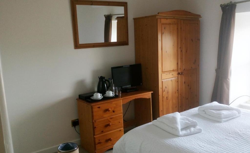 Standard Double room with mountain view Byrdir House