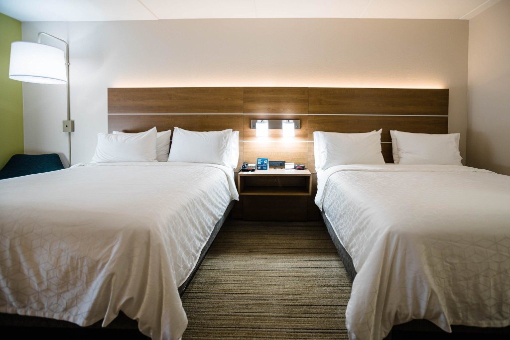 Четырёхместный номер Standard Holiday Inn Express & Suites Knoxville-Farragut, an IHG Hotel