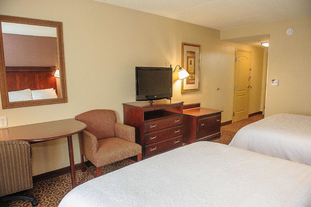 Standard Quadruple room Hampton Inn & Suites Brookings