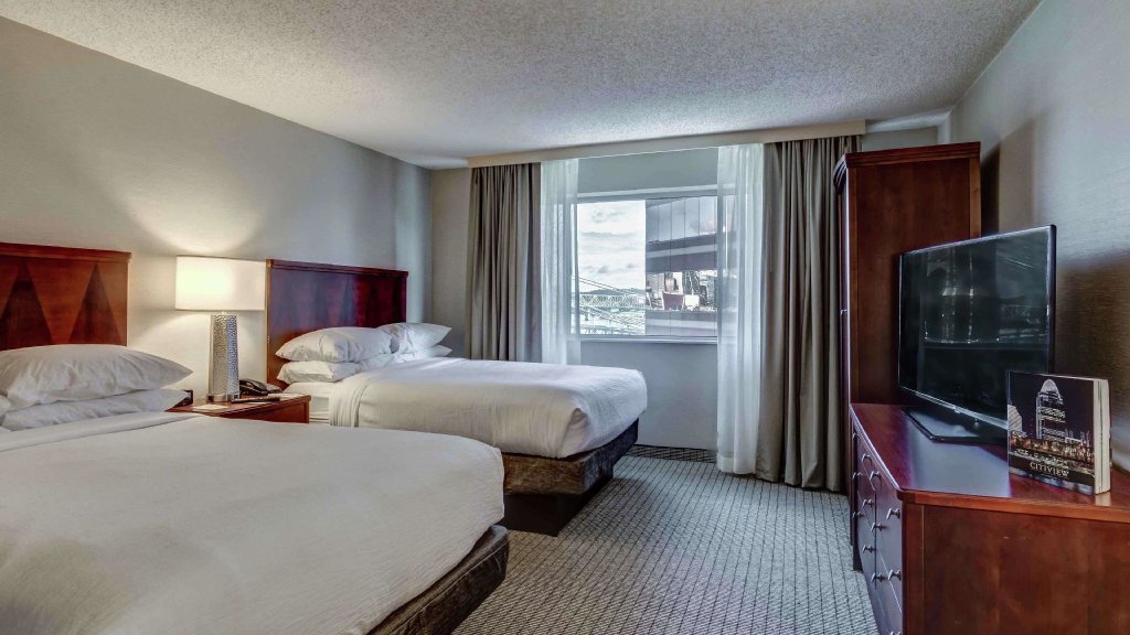 Standard Double room Embassy Suites by Hilton Cincinnati RiverCenter