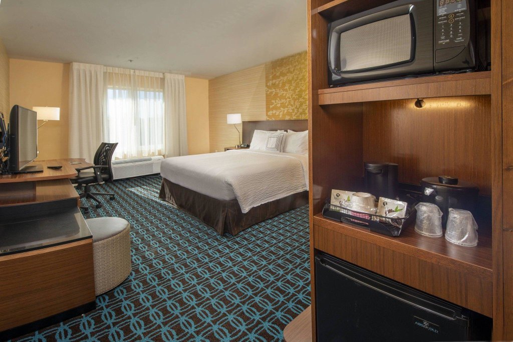 Standard room Fairfield Inn & Suites by Marriott at Dulles Airport