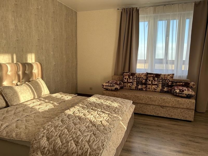 Кровать в общем номере с 2 комнатами Апартаменты Комфорт на ул. Захарова, д. 16, корп. 1