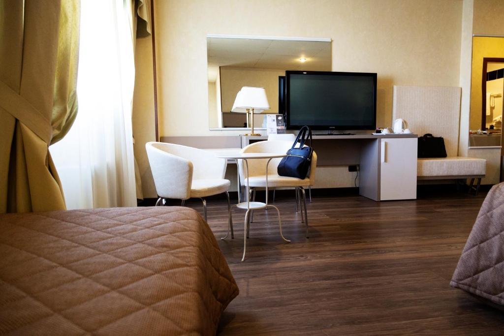 Superior Triple room iH Hotels Bologna Amadeus
