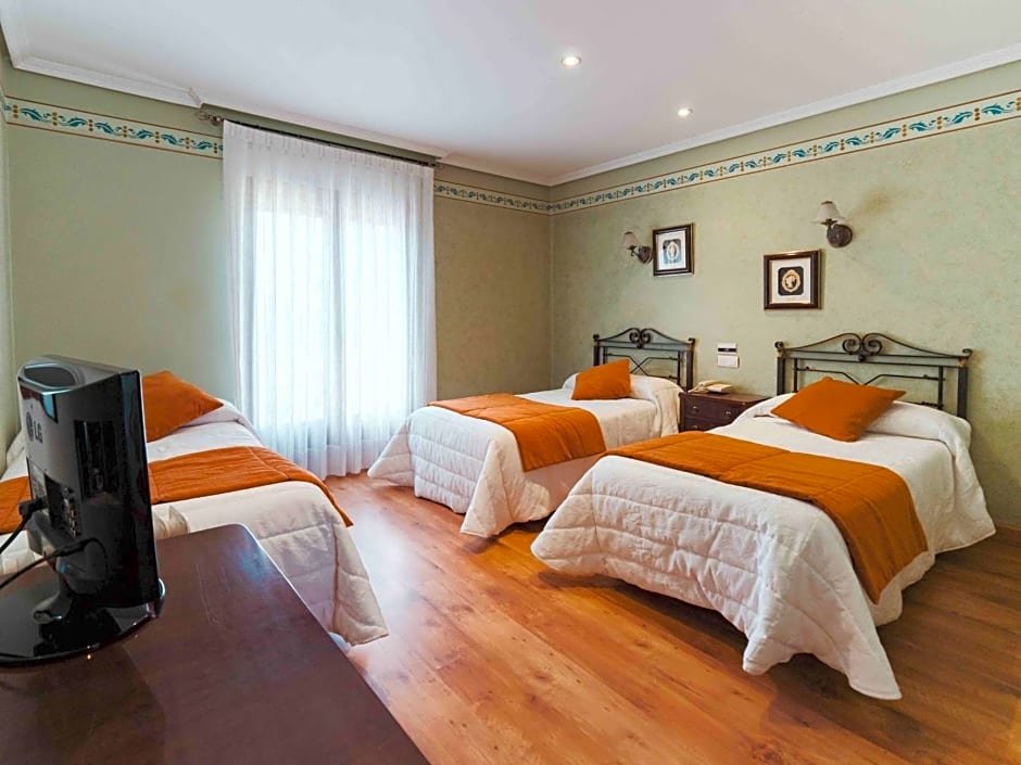Standard triple chambre Hotel Doña Carmen