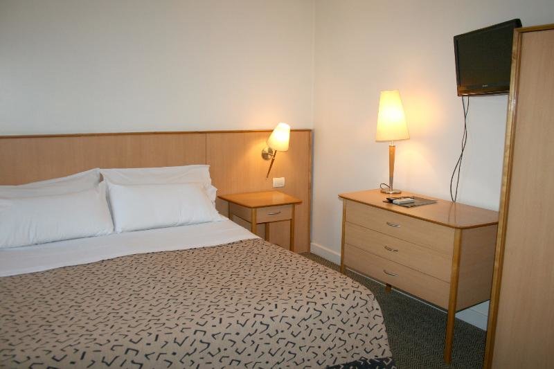 Standard Doppel Zimmer Urbana Suites