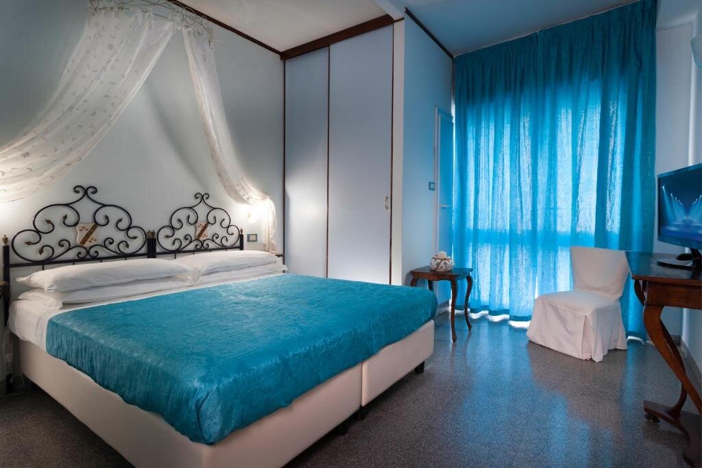 Standard Doppel Zimmer mit eingeschränktem Meerblick Hotel Corona