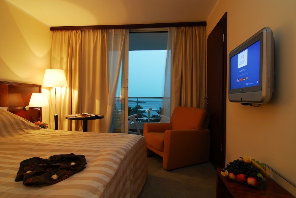 Standard Doppel Zimmer mit Balkon und mit Blick auf den Park Hotel Princess