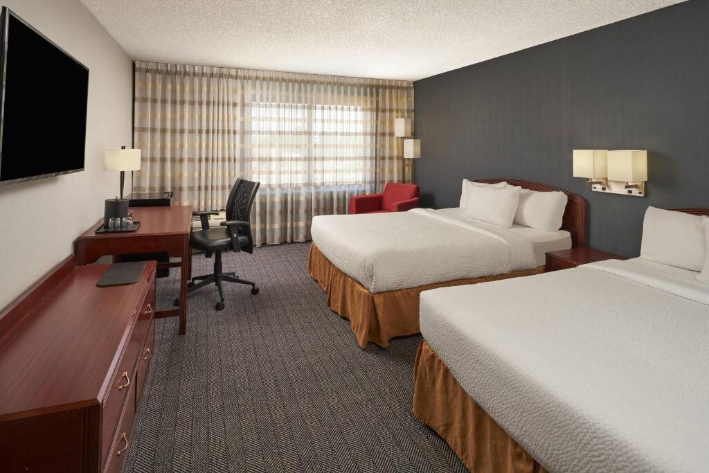 Двухместный номер Executive Courtyard by Marriott Indianapolis South