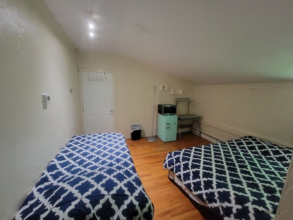 Семейный номер Standard Bedrooms near Fenway & Downtown Boston