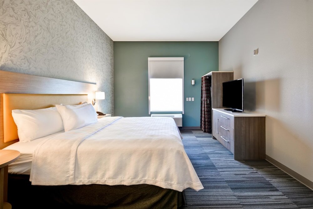 Двухместный люкс Home2 Suites by Hilton Queensbury Lake George