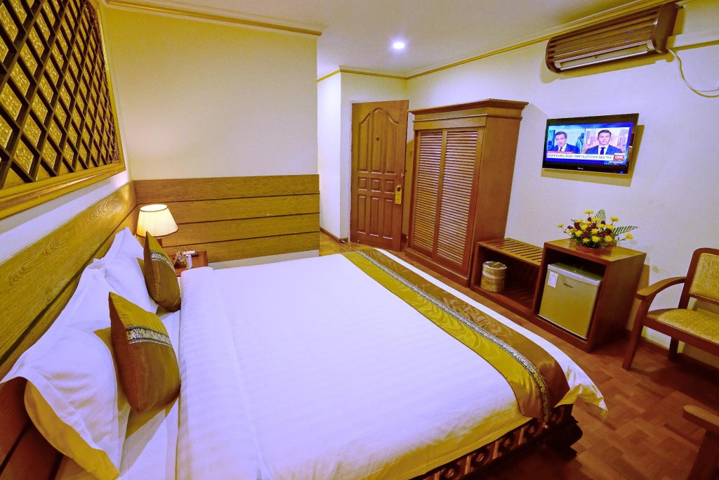 Двухместный номер Deluxe Hotel Yadanarbon Mandalay