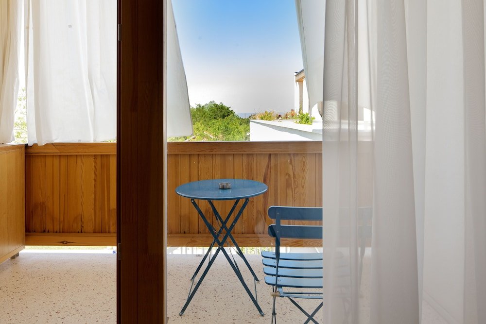 Одноместный номер Superior с балконом и с видом на сад Hotel Gracanica