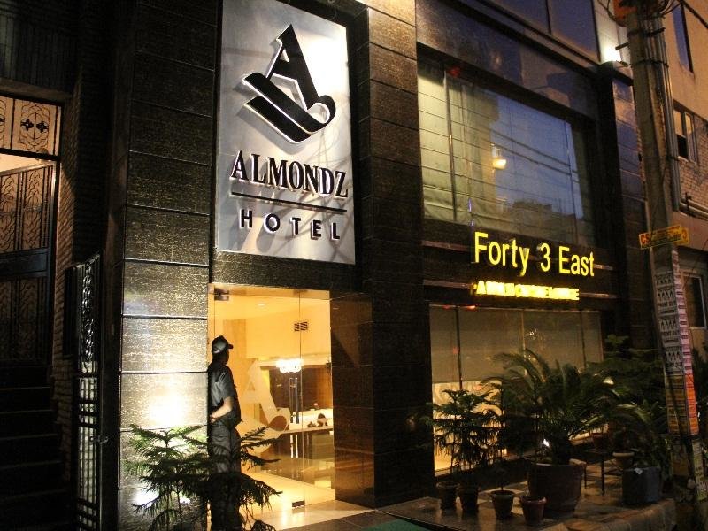 Standard room Almondz Hotel