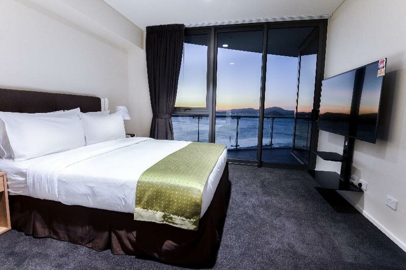 Люкс с красивым видом из окна Crowne Plaza Residences Port Moresby, an IHG Hotel