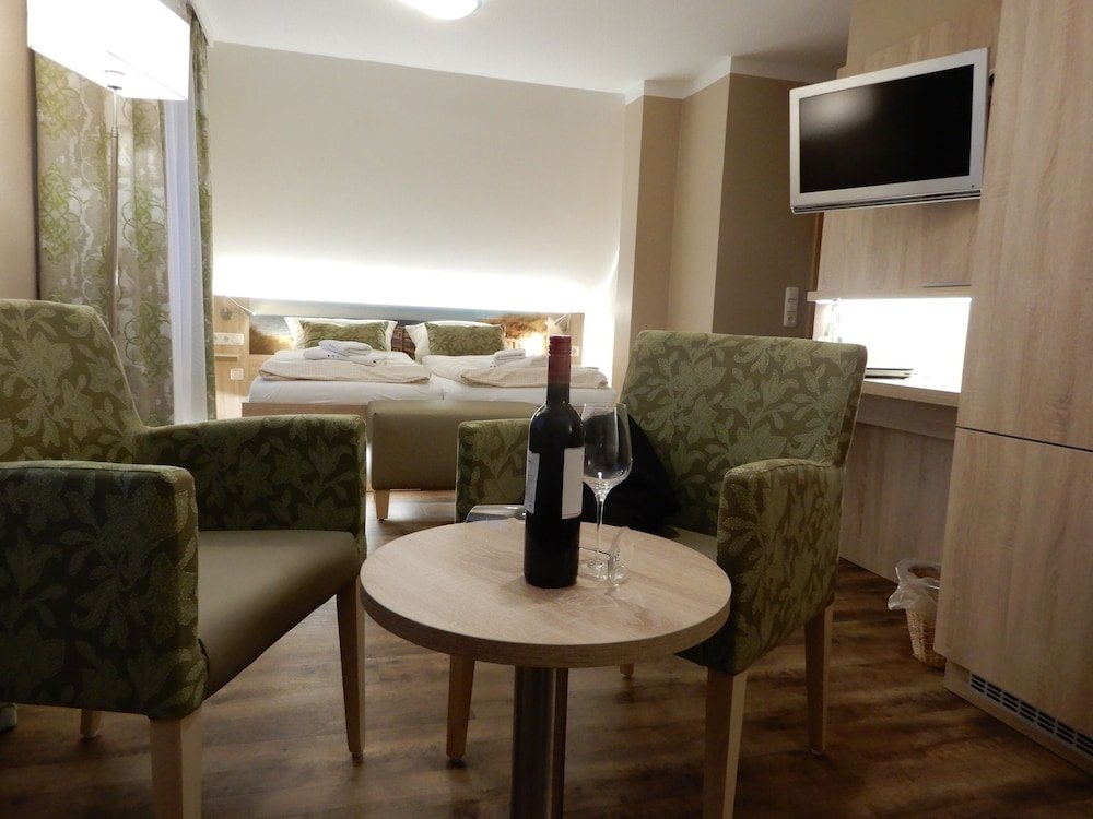 Classic Quadruple room Hotel Pension Am Hafen