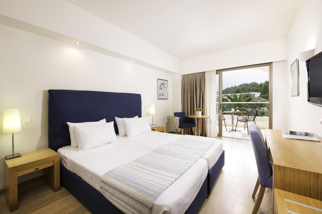 Двухместный номер Standard с видом на горы Kassandra Palace Seaside Resort