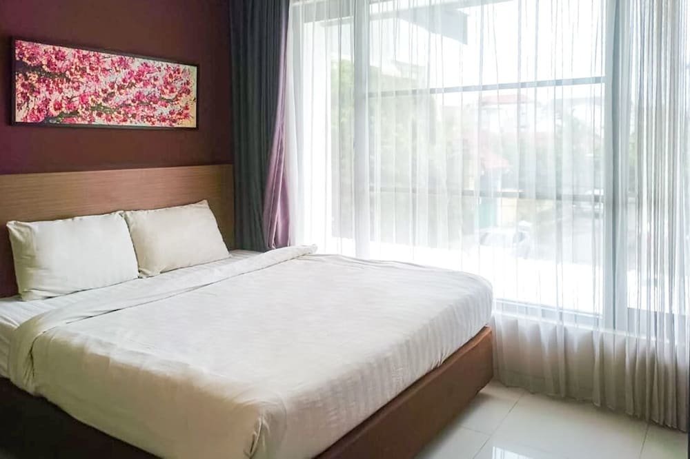 Deluxe room Kencana Residence Surabaya