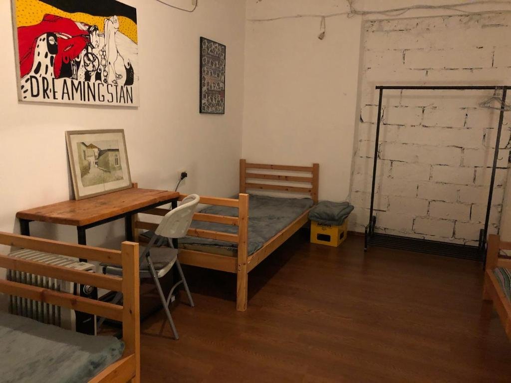 Кровать в общем номере Udabno Hostel