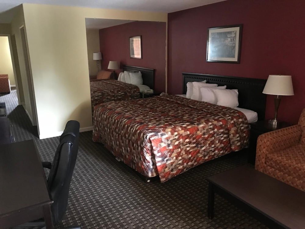 Suite Real Royal Inn - Anniston