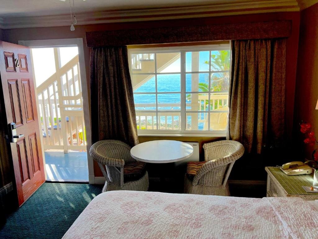 Standard Double room with partial ocean view Cliff House Inn