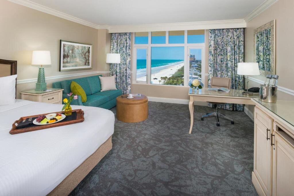 Номер Standard с видом на океан The Shores Resort & Spa