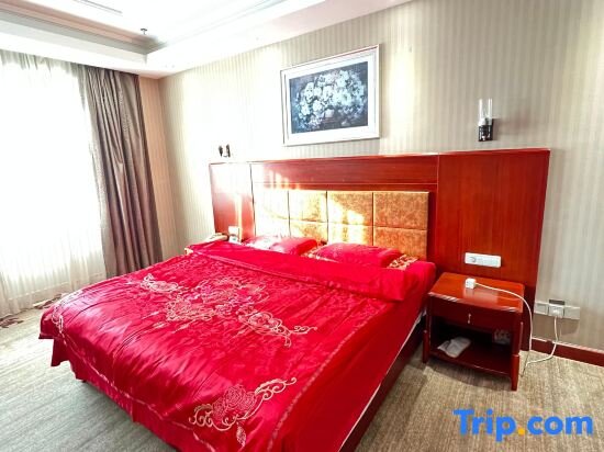 Люкс Business Jiaxin Guohua Hotel - Korla