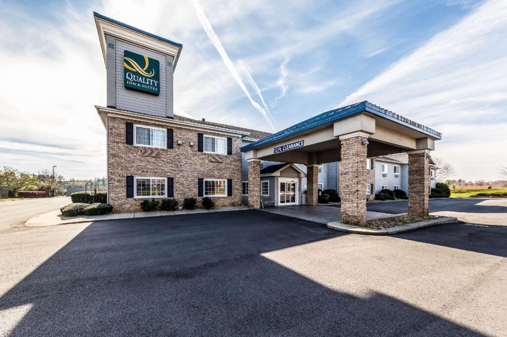 Номер Standard Quality Inn & Suites Hendersonville - Flat Rock