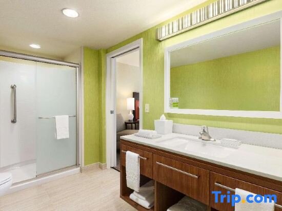 Двухместный люкс Premium Home2 Suites by Hilton Farmington/Bloomfield