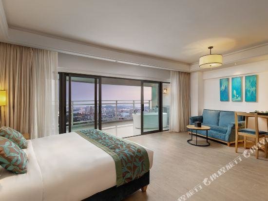 Люкс Deluxe с видом на море Sanya Poly Phoenix Hotel