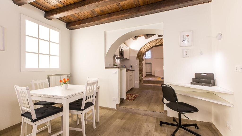 Apartment Rental In Rome Trastevere White Apartment