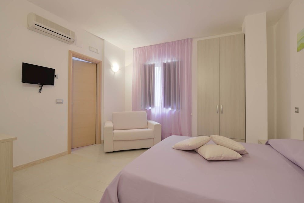 Standard Triple room with balcony Hotel La Marina