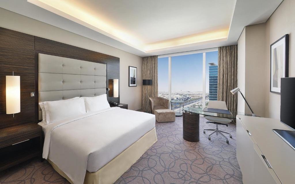 Двухместный номер Deluxe Hilton Riyadh Hotel & Residences