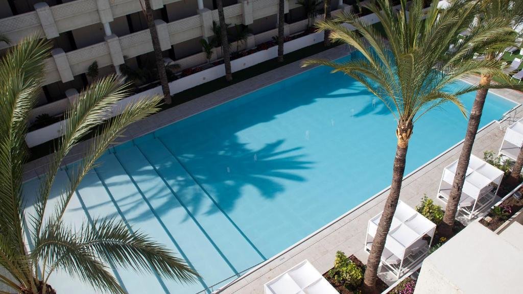 Двухместный номер Premium Deluxe с видом на бассейн Alanda Marbella Hotel