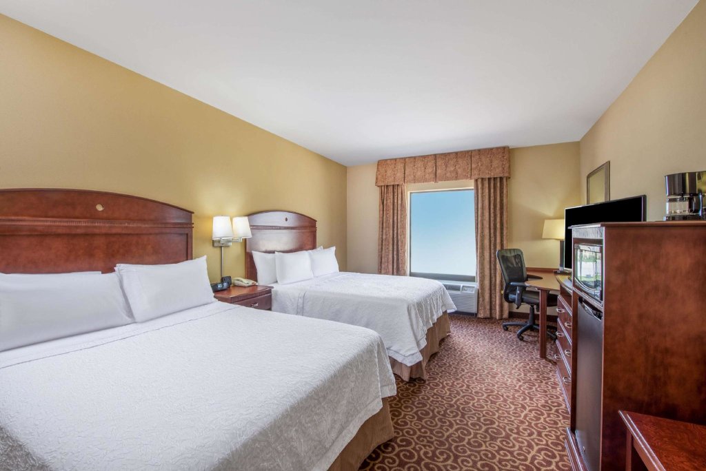 Standard Quadruple room Hampton Inn & Suites Oklahoma City - South