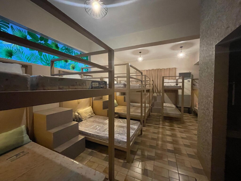 Cama en dormitorio compartido Four Queens Resort