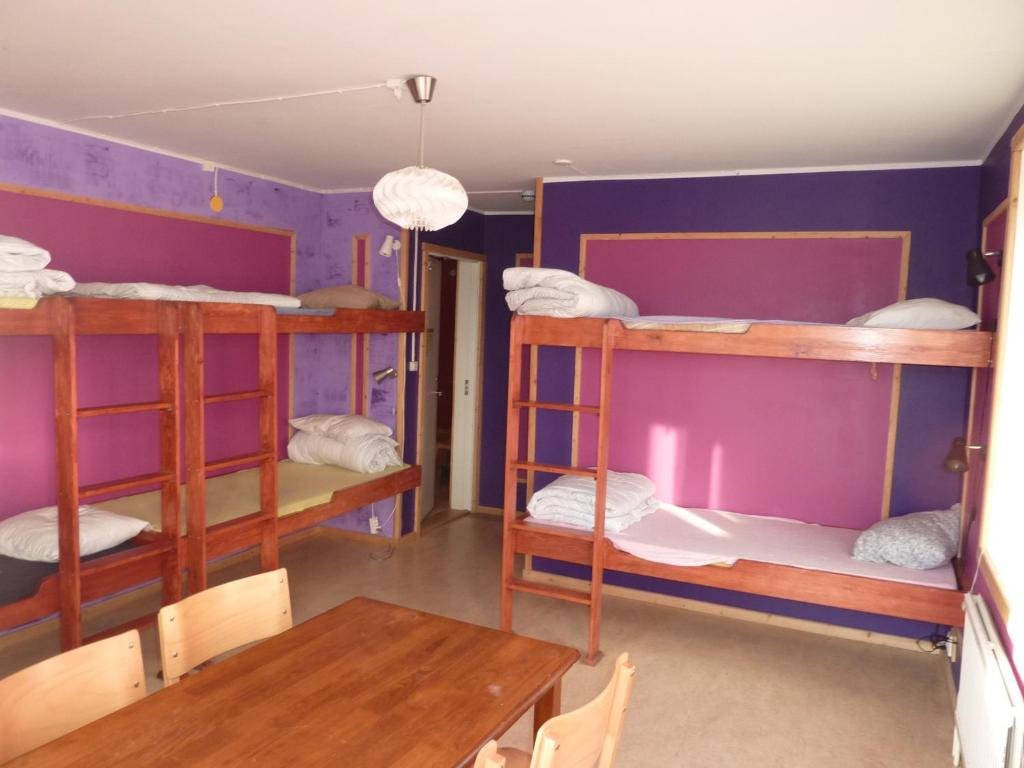 Кровать в общем номере Abisko net Hostel & Huskies