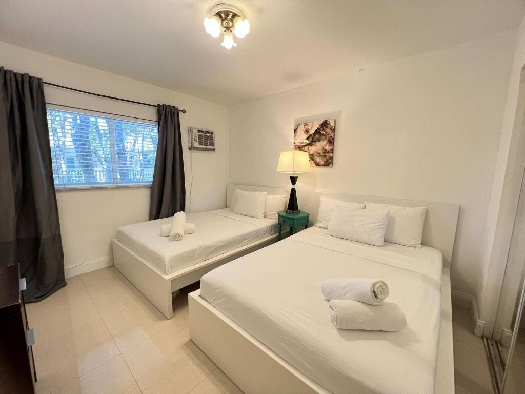 Standard Zimmer Sofi Beach Apartments