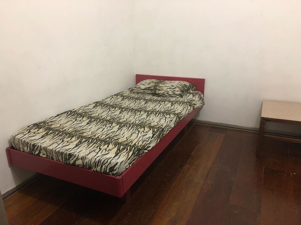 Кровать в общем номере Maro House