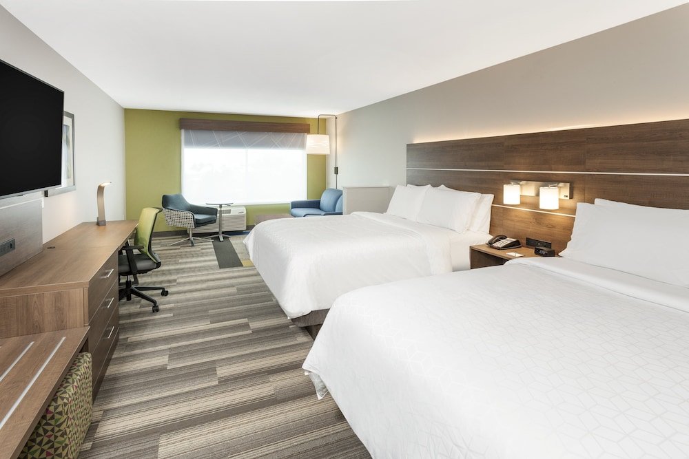 Suite Holiday Inn Express & Suites - Hudson I-94, an IHG Hotel