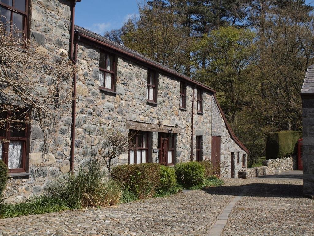 Коттедж с 3 комнатами Conwy Valley Cottages