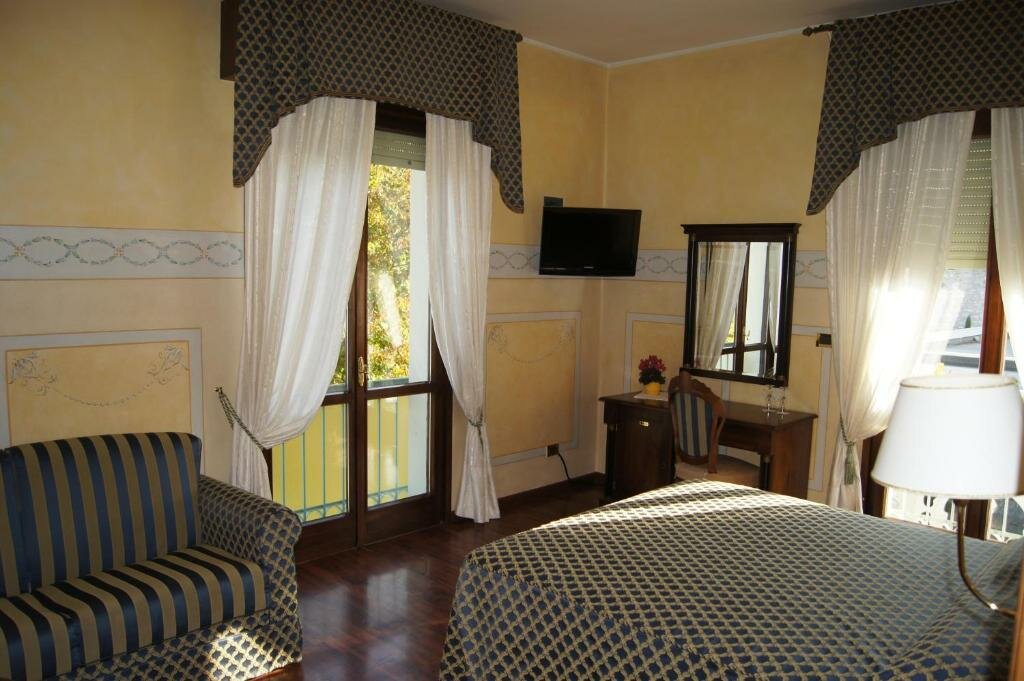 Suite Hotel Lugana Parco Al Lago