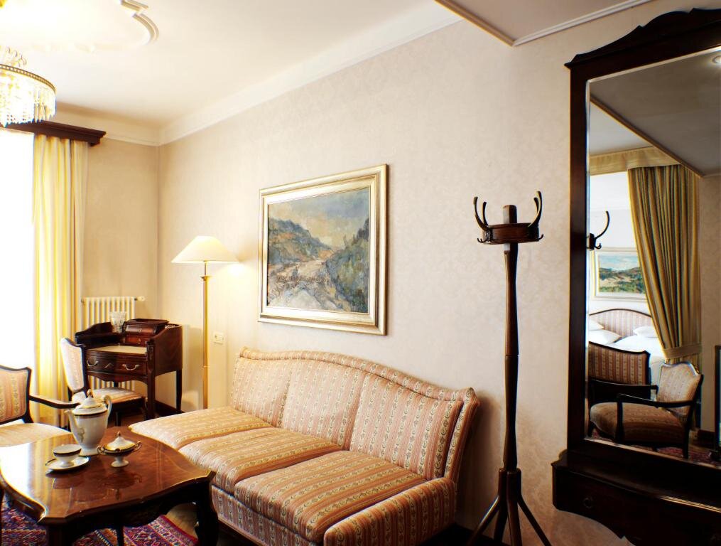 Люкс с балконом и с видом на озеро Grand Hotel Toplice - Small Luxury Hotels of the World