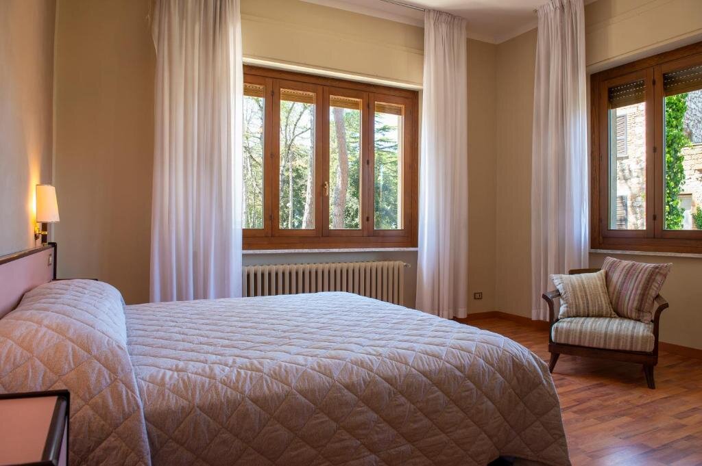 Четырёхместный номер Classic Hotel Villa dei Pini