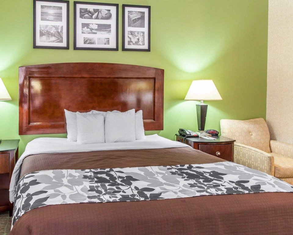 Standard room Sleep Inn & Suites near Joint Base Andrews-Washington Area