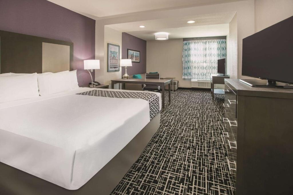 Двухместный номер Executive La Quinta Inn & Suites by Wyndham Dallas/Fairpark